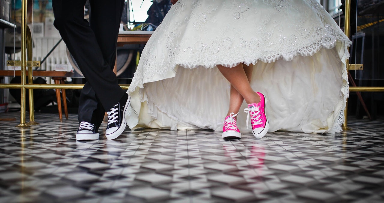 Kleding etiquette voor de bruiloft! De ‘nette’ spijkerbroek, die bestaat niet…